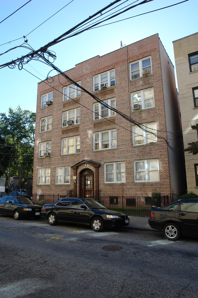 34 Loudoun St in Yonkers, NY - Building Photo - Building Photo