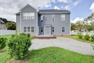 813 Evelyn Way in Chesapeake, VA - Building Photo - Building Photo