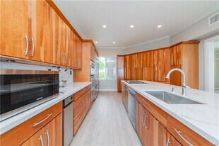 6 Veneto in Newport Beach, CA - Building Photo