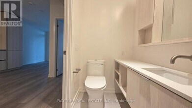 110 Broadway Ave in Toronto, ON - Building Photo - Building Photo