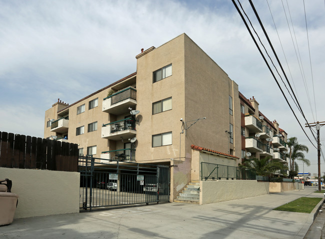 Palm Court Apartments in Torrance, CA - Building Photo - Building Photo