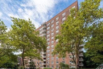 Woodlands in Riverdale, NY - Building Photo - Building Photo