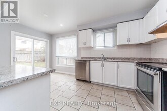 1447 Fleming Ct in Oshawa, ON - Building Photo - Building Photo