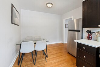 6443 N Hamilton Ave in Chicago, IL - Foto de edificio - Building Photo