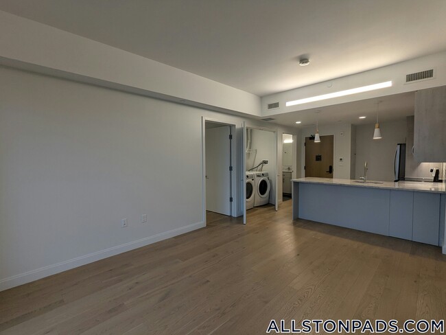 55 Brighton Ave in Boston, MA - Building Photo - Building Photo