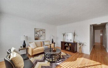 713 Ave H in St. Louis, MO - Foto de edificio - Building Photo