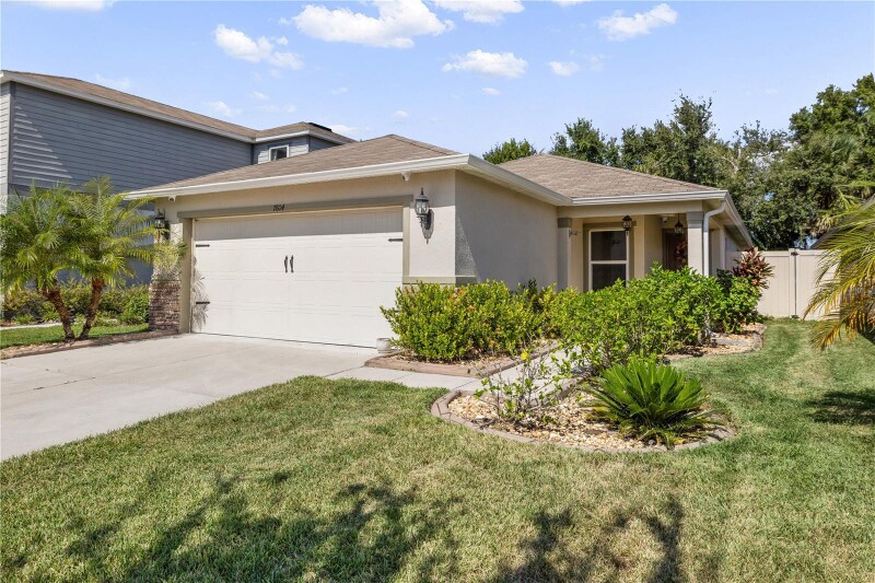 7604 Sunshine Bridge Ave in Gibsonton, FL - Building Photo