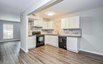 5100 Allendale Rd in Houston, TX - Building Photo - Building Photo