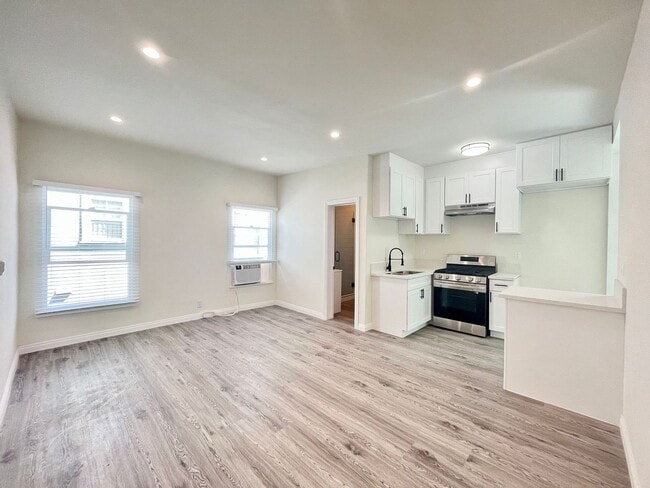 property at 400 N Coronado St