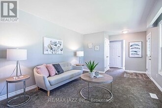 325 Poplar St in Oshawa, ON - Building Photo - Building Photo