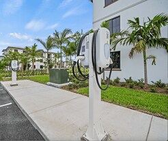 Edera Palm Springs Apartments