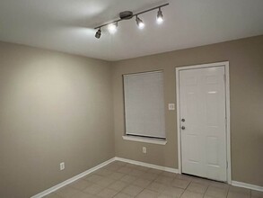 1831 Sherwood Forest St in Houston, TX - Building Photo - Building Photo