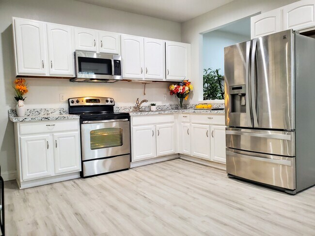 1717 Desoto Rd, Unit Townhome photo'