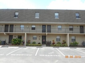 1010 Pine Tree Dr in Indian Harbour Beach, FL - Building Photo