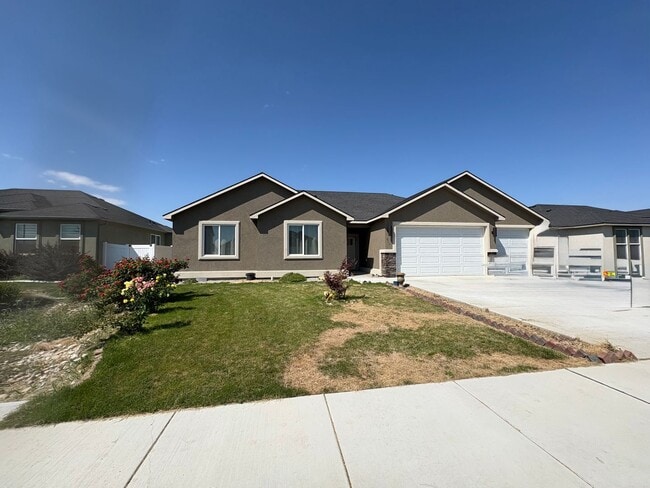 property at 829 Q St SW