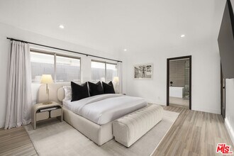 9289 Swallow Dr in Los Angeles, CA - Foto de edificio - Building Photo