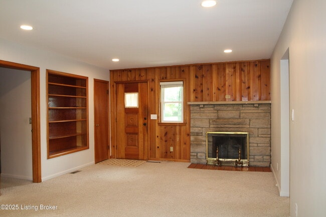 4710 Clarmar Rd in Jeffersontown, KY - Building Photo - Building Photo