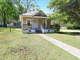 1004 Fuller St in Smithfield, NC - Building Photo