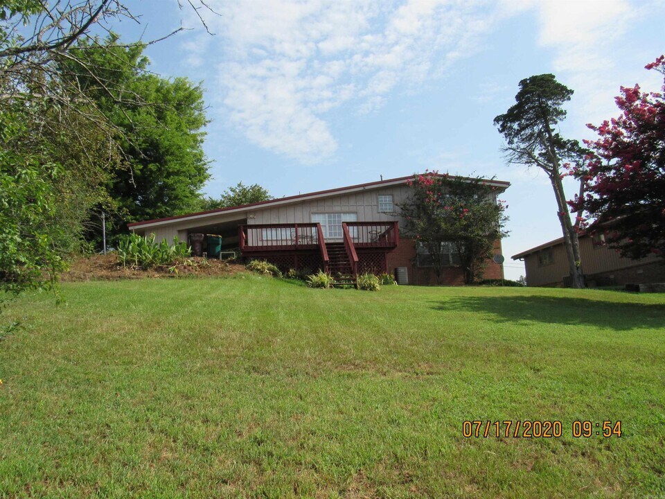 104 Cedarcrest Dr in Morrilton, AR - Building Photo