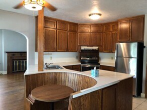 410 Melrose Ct in Iowa City, IA - Building Photo - Building Photo