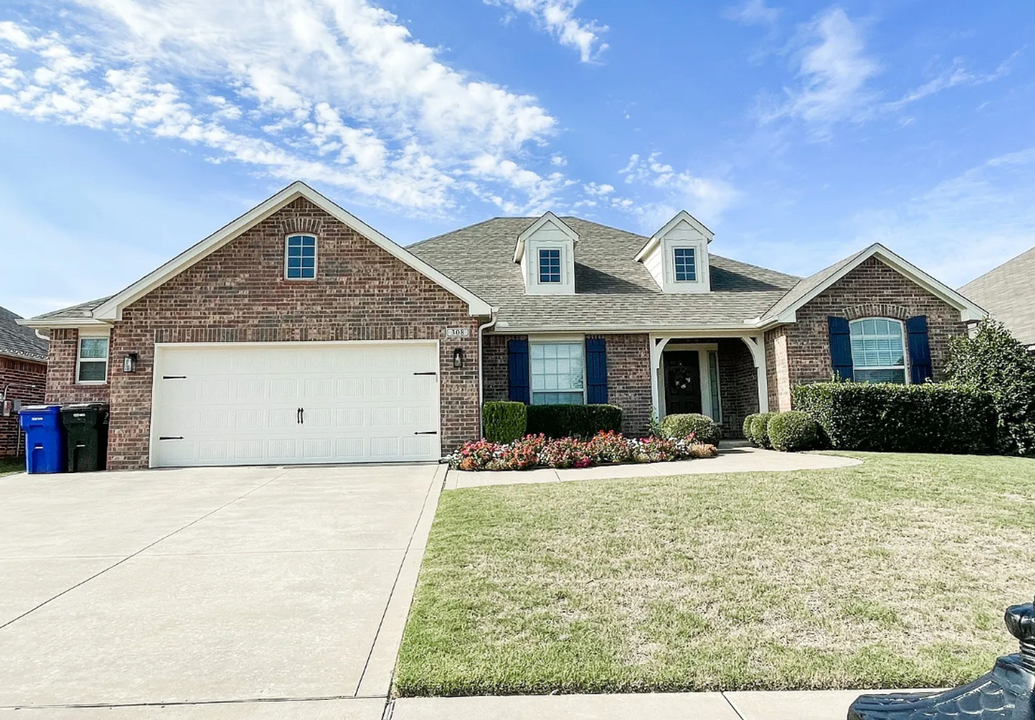 308 E Fargo St in Broken Arrow, OK - Building Photo