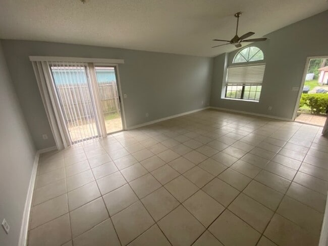 2591 Malibu Cir in Orange Park, FL - Building Photo - Building Photo