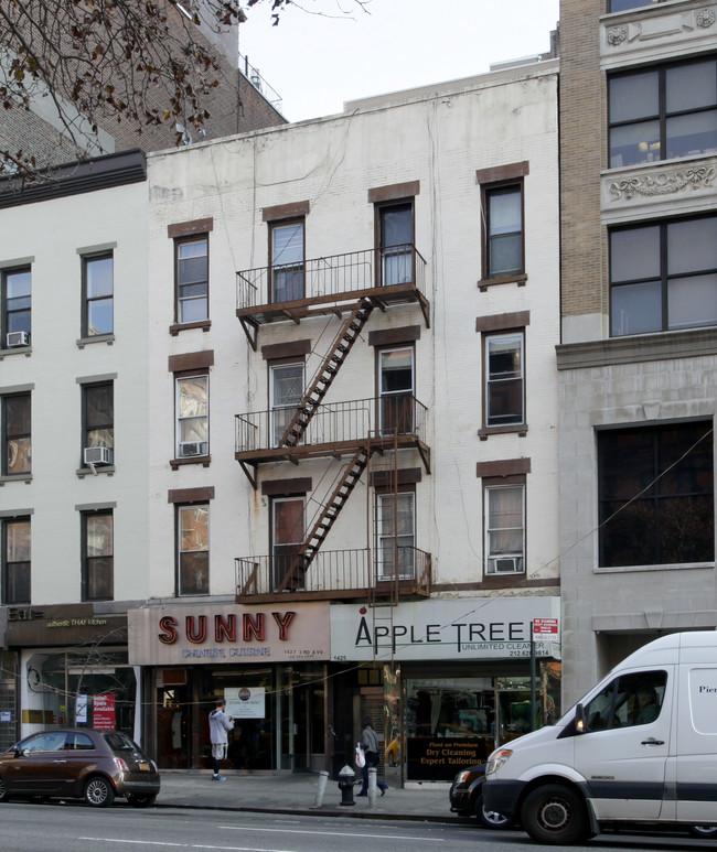 1425 3rd Ave in New York, NY - Building Photo - Building Photo