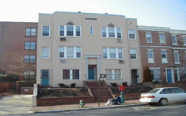 733-735 6th St SE in Washington, DC - Building Photo - Building Photo