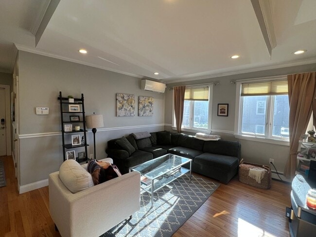 12 Ibbetson St in Somerville, MA - Building Photo - Building Photo