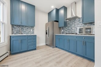 162 Walnut St in Montclair, NJ - Building Photo - Building Photo