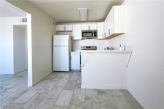 212 Orland St in Las Vegas, NV - Building Photo - Building Photo