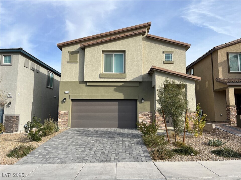 12752 Battista Ln in Henderson, NV - Building Photo