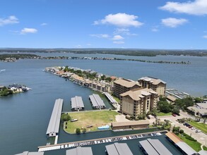 101 W Bank in Horseshoe Bay, TX - Foto de edificio - Building Photo