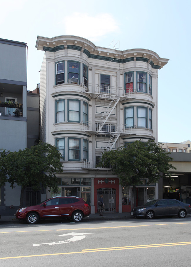 1360-1364 Valencia St in San Francisco, CA - Foto de edificio - Building Photo