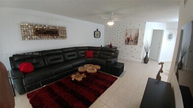 10451 W Broward Blvd in Plantation, FL - Building Photo - Building Photo