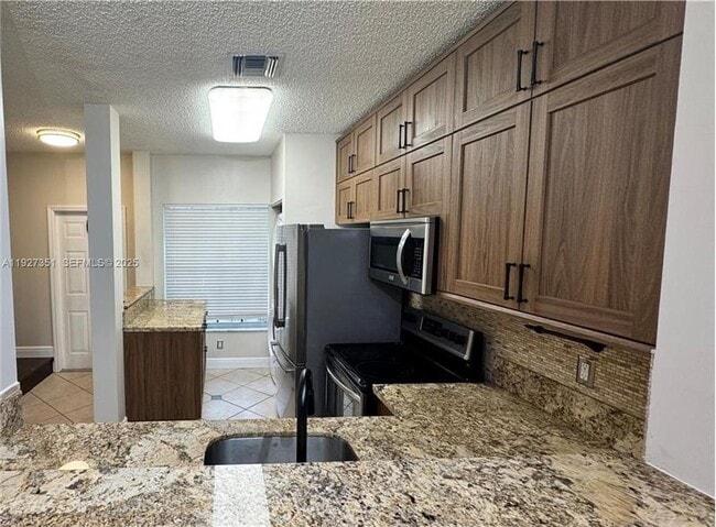 443 S W 122nd Terrace in Pembroke Pines, FL - Building Photo - Building Photo