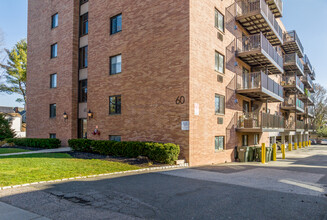 The Brentwood Apartments in Arlington, MA - Building Photo - Building Photo