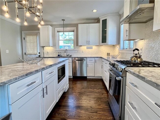 24 1/2 Stockholm St in Newport, RI - Building Photo - Building Photo