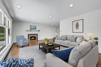 13 Colonial Rd in Scarsdale, NY - Building Photo - Building Photo