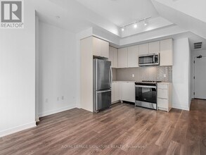 1608 Charles St in Whitby, ON - Building Photo - Building Photo