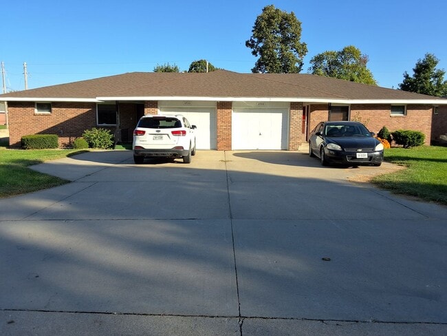 2722 Stewart Dr in Grand Island, NE - Building Photo - Building Photo