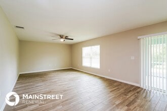 1221 NE 4th Ave in Cape Coral, FL - Foto de edificio - Building Photo