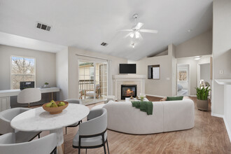 Alder Peak Townhomes in Aurora, CO - Building Photo - Building Photo