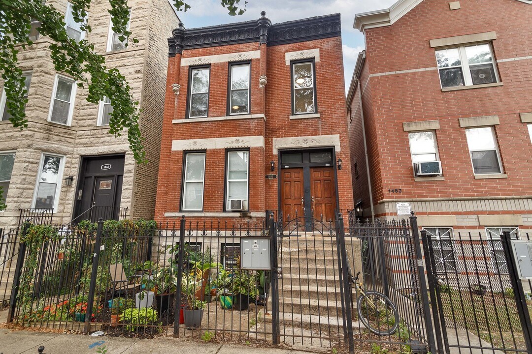 1450 N Washtenaw Ave in Chicago, IL - Building Photo