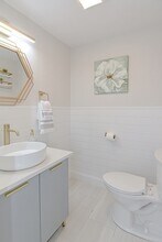 80 Broadway in North Attleboro, MA - Foto de edificio - Building Photo