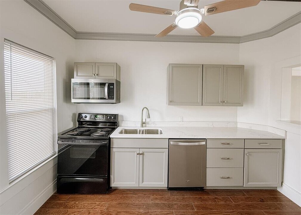 1120 NW 51st St in Oklahoma City, OK - Foto de edificio