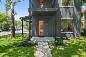 1800 Singleton Ave in Austin, TX - Building Photo - Building Photo