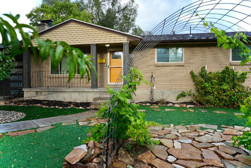 4284 S Normandie Ln in Millcreek, UT - Foto de edificio