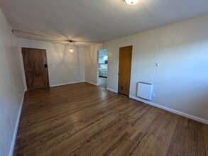 617 June St, Unit B in Endicott, NY - Foto de edificio - Building Photo