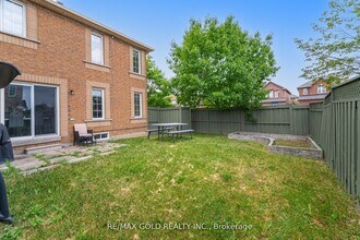 14 Westbrook Av in Brampton, ON - Building Photo - Building Photo